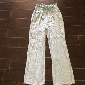 High waisted flowy pants with bow